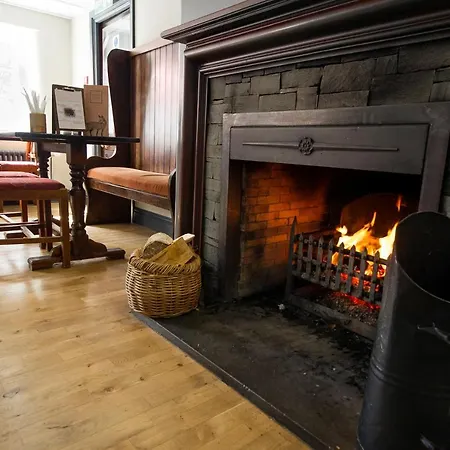 Crown Wetheral Hotel