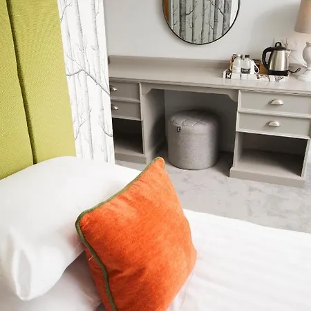 Crown Wetheral Otel 4*
