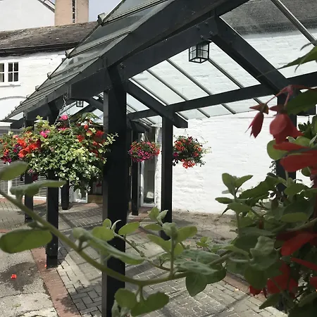 Crown Wetheral Hotel 4*