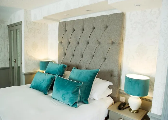 Отель Crown Wetheral 4*