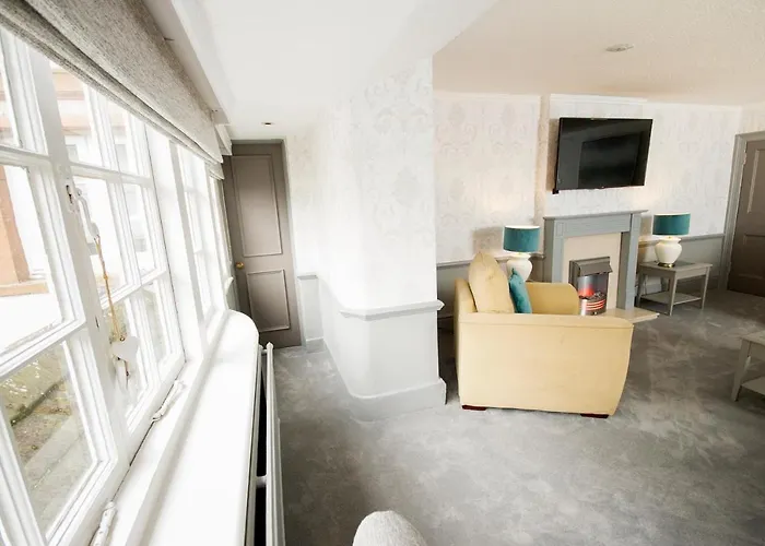 Crown Wetheral 4* Карлайл