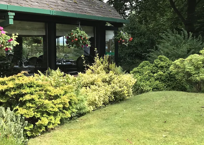 Crown Wetheral Hotel