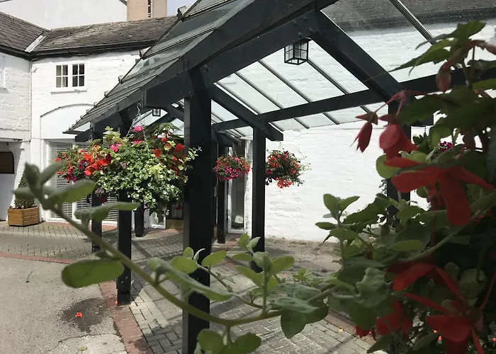 Crown Wetheral Hotel 4*